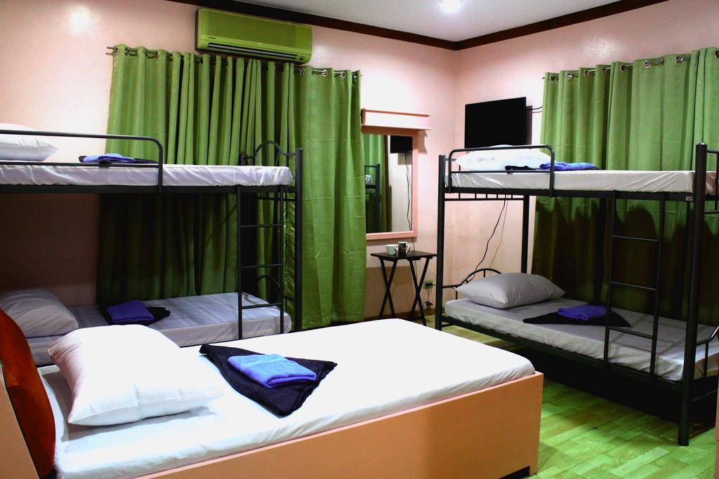 Tagaytay Garden Budgetel - City Center Tagaytay City Номер фото